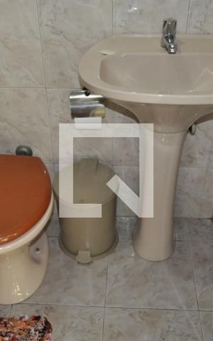 Casa para alugar com 730m², 5 quartos e 3 vagasBanheiro de Serviço