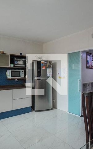 Casa à venda com 178m², 3 quartos e 4 vagas Casa à venda com 178m², 3 quartos e 4 vagasCozinha
