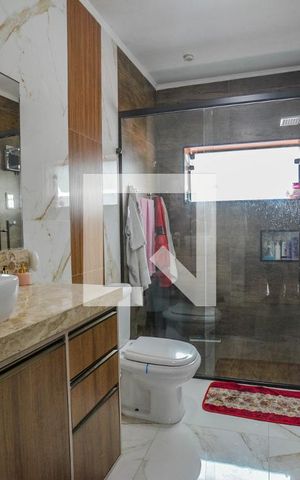 Casa à venda com 178m², 3 quartos e 4 vagas Casa à venda com 178m², 3 quartos e 4 vagasBanheiro