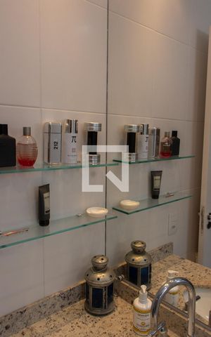 Apartamento à venda com 137m², 3 quartos e 3 vagasBANHEIRO SUITE 2