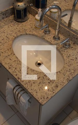Apartamento à venda com 137m², 3 quartos e 3 vagasBANHEIRO SUITE 2