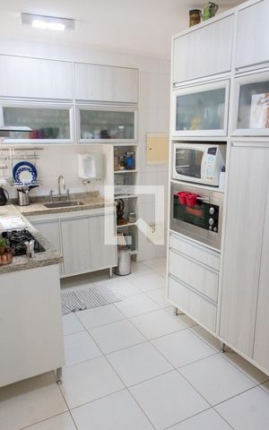 Apartamento à venda com 137m², 3 quartos e 3 vagasCOZINHA