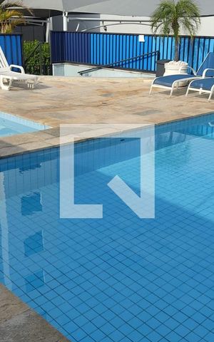 Apartamento à venda com 61m², 2 quartos e 1 vaga Apartamento à venda com 61m², 2 quartos e 1 vagaPiscina