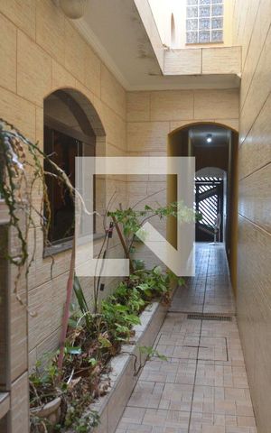 Casa para alugar com 240m², 4 quartos e 2 vagasQuintal