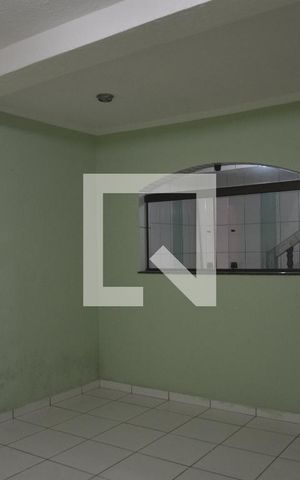 Casa para alugar com 240m², 4 quartos e 2 vagas Térreo/Quarto 5