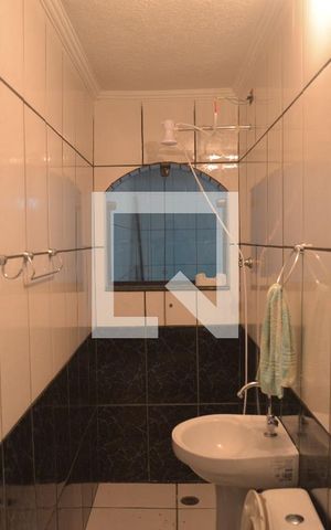 Casa para alugar com 240m², 4 quartos e 2 vagas Edícula Banheiro Social
