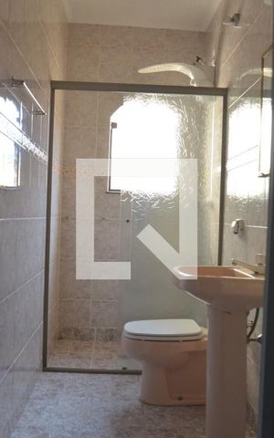 Casa para alugar com 240m², 4 quartos e 2 vagasBanheiro da Suíte