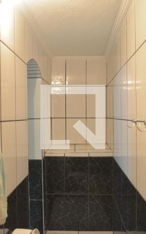 Casa para alugar com 240m², 4 quartos e 2 vagasBanheiro Social