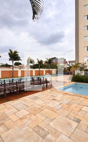 Apartamento à venda com 115m², 3 quartos e 2 vagas Apartamento à venda com 115m², 3 quartos e 2 vagasÁrea comum - Piscina