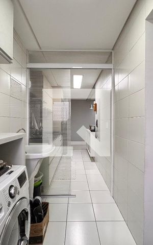 Apartamento à venda com 115m², 3 quartos e 2 vagas Apartamento à venda com 115m², 3 quartos e 2 vagasLavanderia