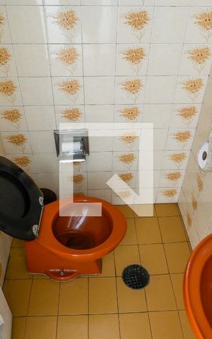 Casa à venda com 167m², 4 quartos e 4 vagasBanheiro 1