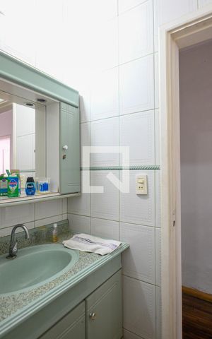 Casa à venda com 167m², 4 quartos e 4 vagasBanheiro 3