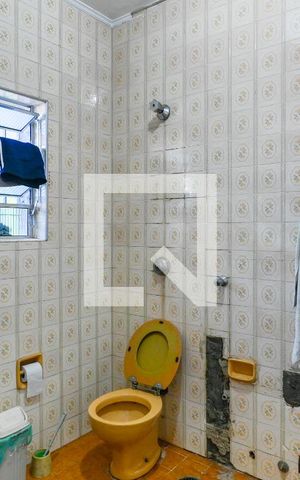 Casa à venda com 167m², 4 quartos e 4 vagasBanheiro 2