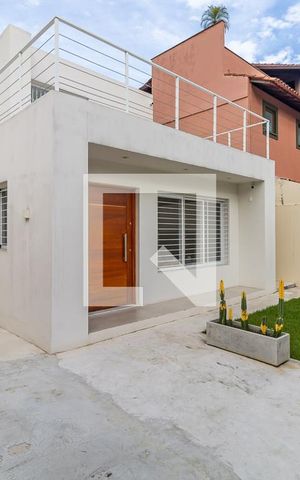 Casa de condomínio à venda com 290m², 4 quartos e 2 vagas Casa de condomínio à venda com 290m², 4 quartos e 2 vagasÁrea Externa
