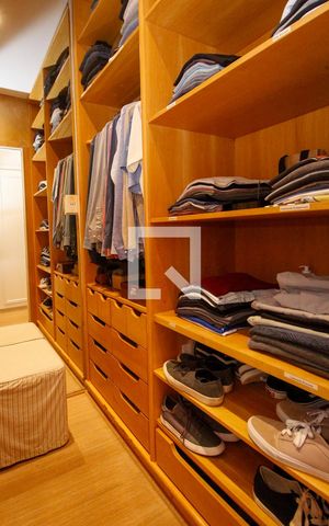 Apartamento para alugar com 278m², 4 quartos e 4 vagasCloset da suíte