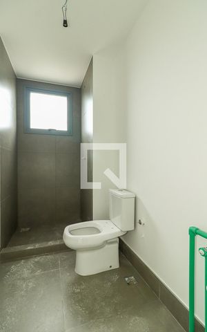 Apartamento à venda com 98m², 3 quartos e 2 vagas Apartamento à venda com 98m², 3 quartos e 2 vagasBanheiro da Suíte