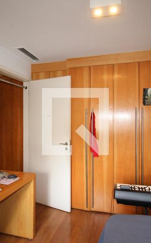 Apartamento à venda com 220m², 5 quartos e 4 vagas Apartamento à venda com 220m², 5 quartos e 4 vagasQuarto 2