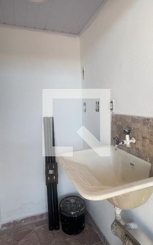 Casa para alugar com 100m², 2 quartos e sem vagaÁrea de Serviço