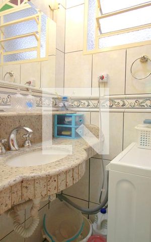 Casa à venda com 360m², 5 quartos e 2 vagasBanheiro da Suíte 1