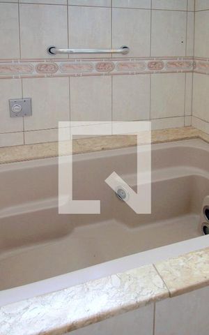 Casa à venda com 360m², 5 quartos e 2 vagasBanheiro da Suíte 2