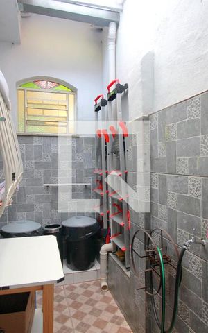 Casa à venda com 360m², 5 quartos e 2 vagasVaranda lateral
