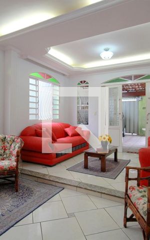 Casa à venda com 360m², 5 quartos e 2 vagasSala