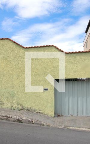 Casa à venda com 360m², 5 quartos e 2 vagasFachada