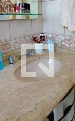 Casa à venda com 360m², 5 quartos e 2 vagasBanheiro da Suíte 2