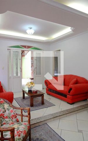 Casa à venda com 360m², 5 quartos e 2 vagasSala