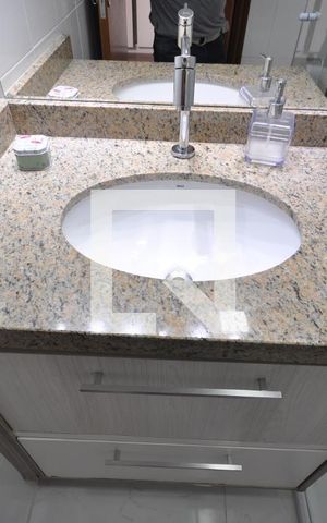 Casa de condomínio à venda com 103m², 2 quartos e 1 vagaBanheiro da Suíte 2