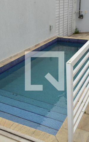 Casa à venda com 209m², 4 quartos e 4 vagasPiscina
