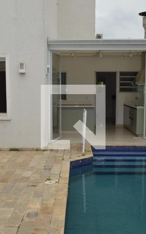 Casa à venda com 209m², 4 quartos e 4 vagasFachada Fundos