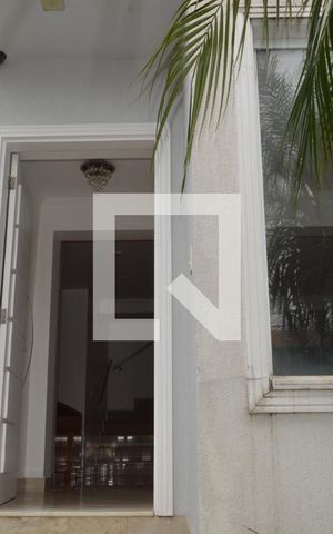 Casa à venda com 209m², 4 quartos e 4 vagasFachada