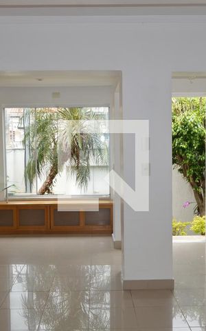 Casa à venda com 209m², 4 quartos e 4 vagasSala