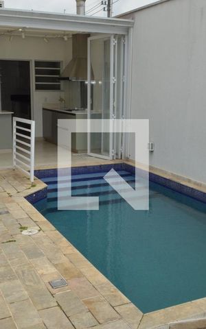 Casa à venda com 209m², 4 quartos e 4 vagasPiscina
