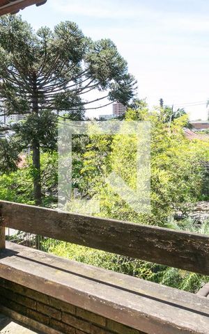 Casa à venda com 478m², 4 quartos e 3 vagas Casa à venda com 478m², 4 quartos e 3 vagasSacada Suite 3