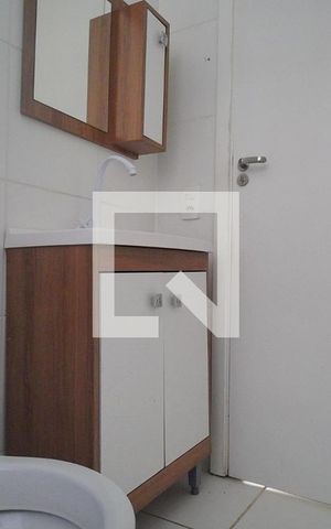 Apartamento para alugar com 42m², 2 quartos e sem vaga Apartamento para alugar com 42m², 2 quartos e sem vagaBanheiro