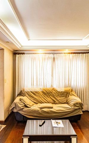 Casa à venda com 150m², 3 quartos e 4 vagas Casa à venda com 150m², 3 quartos e 4 vagasSala
