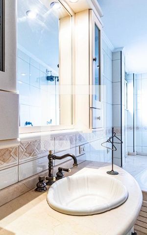 Casa à venda com 150m², 3 quartos e 4 vagas Casa à venda com 150m², 3 quartos e 4 vagasSuíte - Banheiro