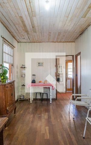 Casa à venda com 300m², 2 quartos e 1 vaga Casa à venda com 300m², 2 quartos e 1 vagaSala