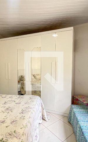 Casa à venda com 250m², 2 quartos e 3 vagas Casa à venda com 250m², 2 quartos e 3 vagasQuarto