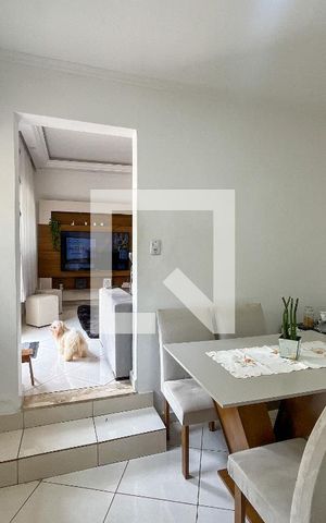 Casa à venda com 250m², 2 quartos e 3 vagas Casa à venda com 250m², 2 quartos e 3 vagasSala de Jantar