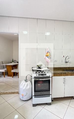 Casa à venda com 250m², 2 quartos e 3 vagas Casa à venda com 250m², 2 quartos e 3 vagasCozinha