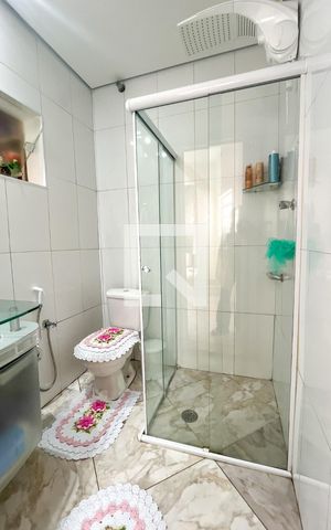 Casa à venda com 250m², 2 quartos e 3 vagas Casa à venda com 250m², 2 quartos e 3 vagasBanheiro Corredor