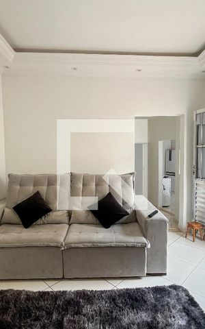 Casa à venda com 250m², 2 quartos e 3 vagas Casa à venda com 250m², 2 quartos e 3 vagasSala