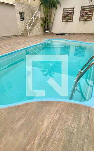 Casa à venda com 256m², 3 quartos e 5 vagas Casa à venda com 256m², 3 quartos e 5 vagasQuintal - Piscina