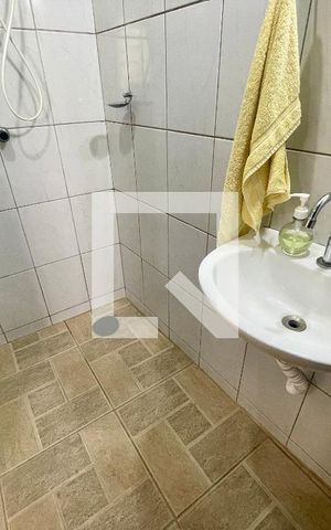 Casa à venda com 256m², 3 quartos e 5 vagas Casa à venda com 256m², 3 quartos e 5 vagasBanheiro externo