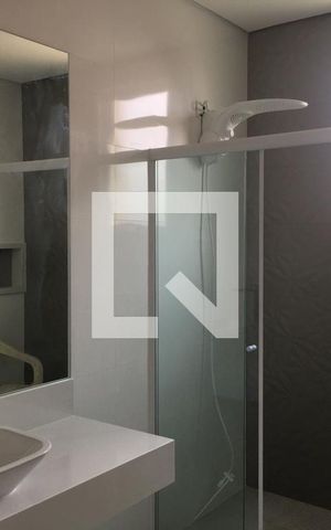 Casa à venda com 200m², 6 quartos e 4 vagas Casa à venda com 200m², 6 quartos e 4 vagasBanheiro