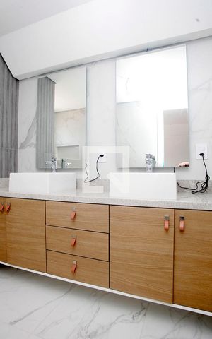 Apartamento à venda com 129m², 3 quartos e 2 vagasBanheiro Quarto 1 Suíte