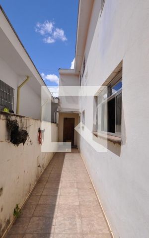 Casa à venda com 153m², 3 quartos e 1 vagaCorredor Lateral Externo